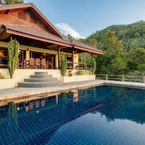 4 Bedroom villa with stunning sea & sunset view, готель у місті Хаадяо