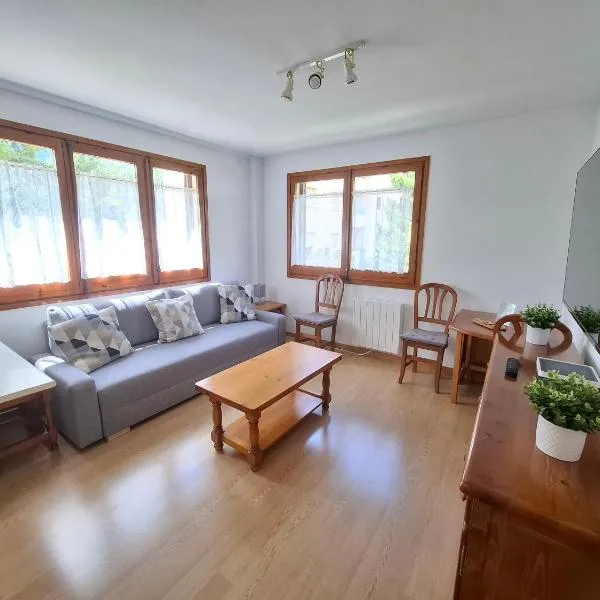 Pico Erata, wifi y renovado - Arafita Apartamentos, hotel in Biescas