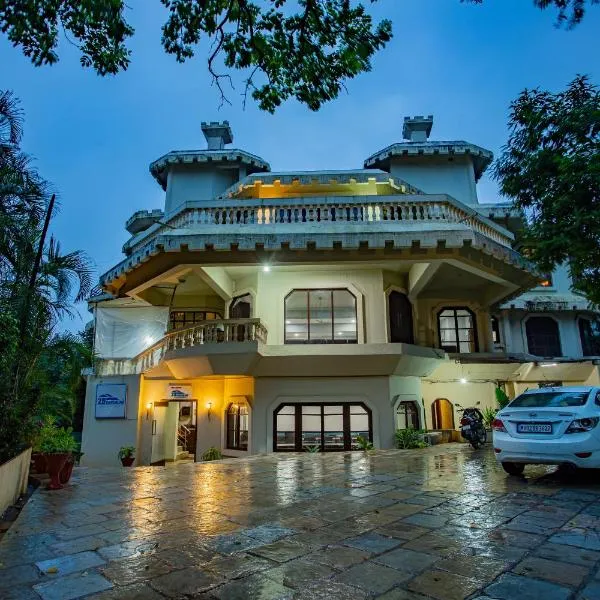 Hilltop suites by 29 bungalow, hotel v destinácii Khandāla