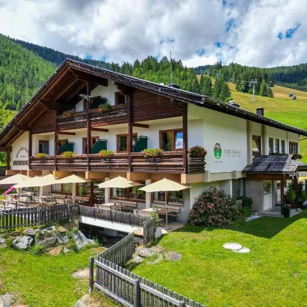 Schi- und Wanderhotel Berghof, hotel v destinaci Bad Kleinkirchheim