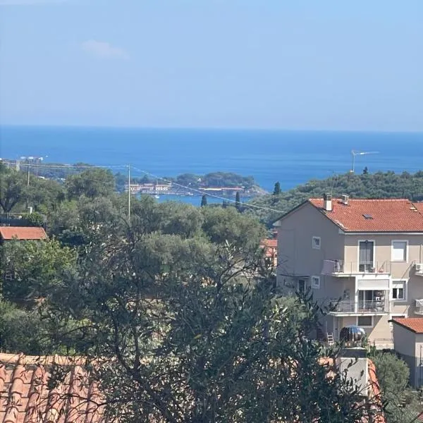 LE SOLEIL DOREE' MAISON Wi-Fi VACATIONS LERICI 5 TERRE, hotel in Pitelli