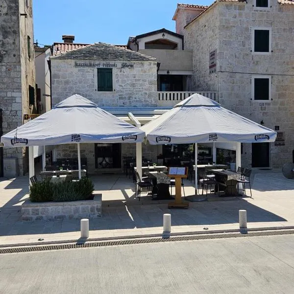 Guest house Jere Old Town: Rogoznica şehrinde bir otel