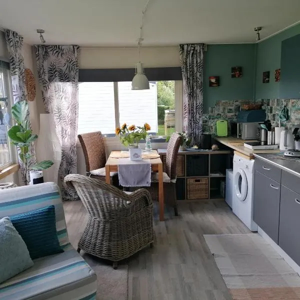 Tinyhouse CARPE DIEM, hotel in Dirkshorn