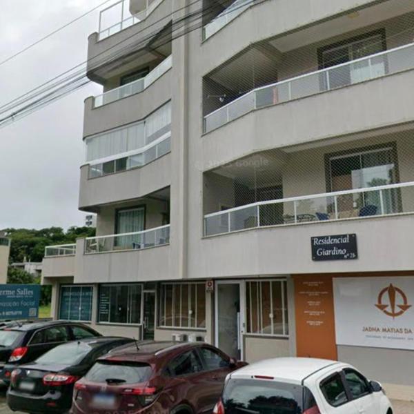 Apto em Bombinhas 2 quartos com 1 suíte, churrasqueira, vaga de garagem - Foto 3