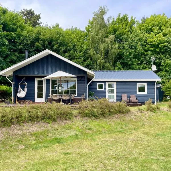 The forest cottage with petanque court, hotel v destinaci Nykøbing Sjælland