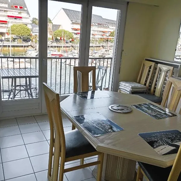 surcouflepouliguen appartement 60m2 sur le port 4 personnes, hotel in Le Pouliguen