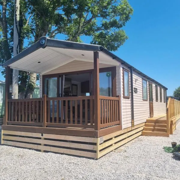 Leafy Lytham Holiday Home, hotel en Warton