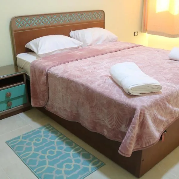 Dolphin suites apartment, hotel in Marsa Alam City