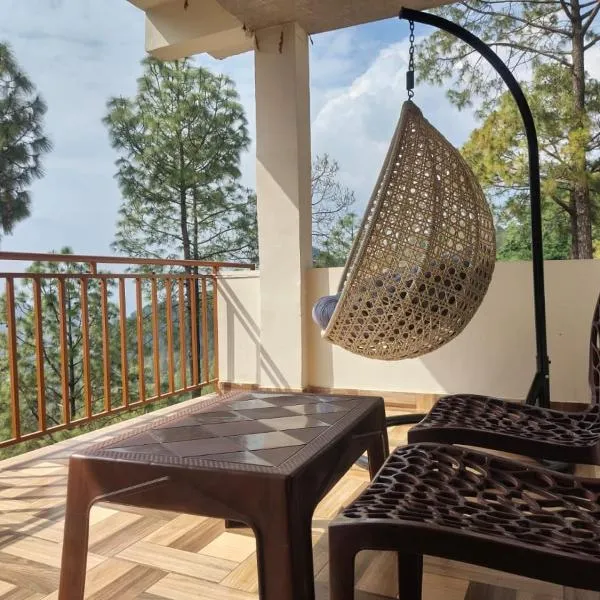 The Couples Paradise Balcony by Splendid Retreat Hotels, hotell sihtkohas Kasauli