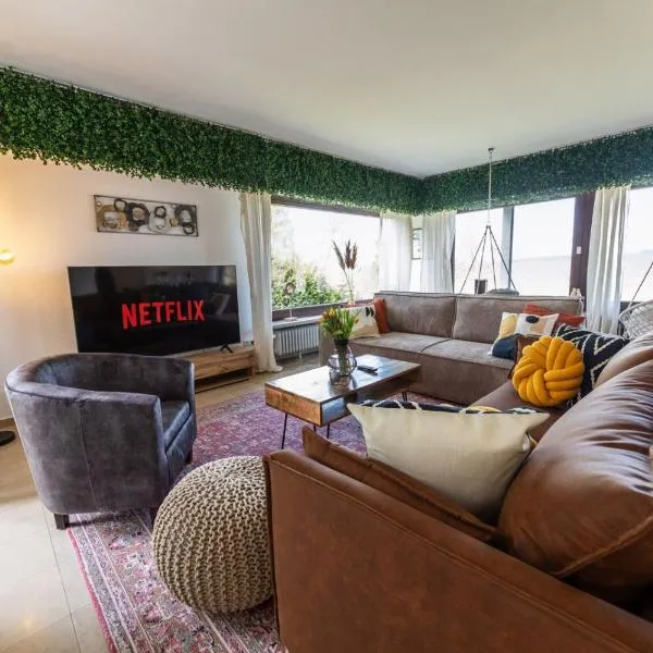 Mosel Lounge Pool Table Football Table Garden Terrace, hotell i Leiwen