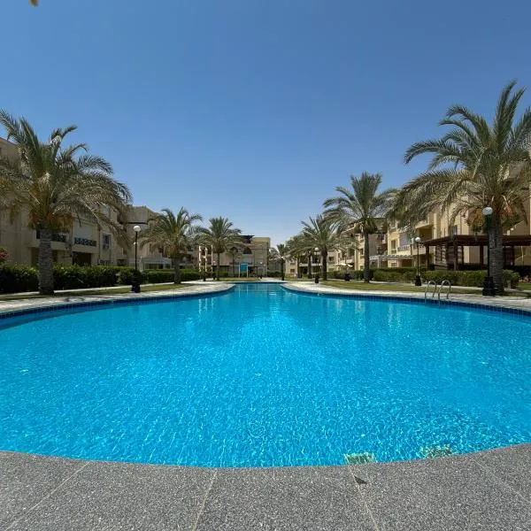 Marassi Views Direct on Pool 3BR Beach Access by Best of Bedz, hotel a El Alamein
