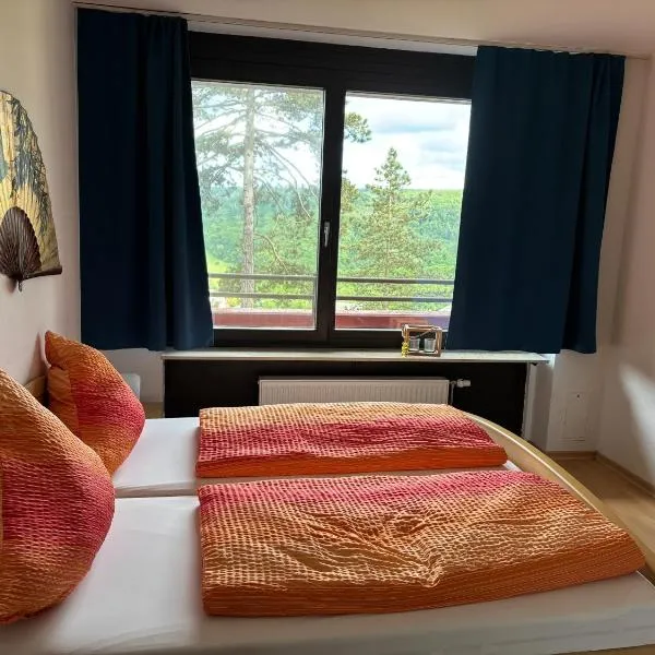 Ferienwohnung -Freundeskreis- im Taunusblick für bis zu 8 Personen - A402, hotel u gradu Lanštajn