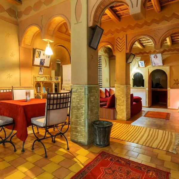 Auberge La Fibule Du Dades, hotel v destinaci Aït Idaïr
