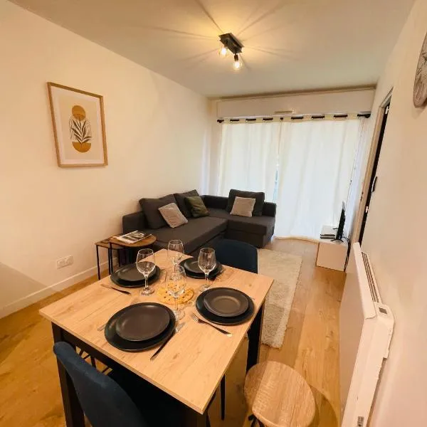 Wine Loft - Au cœur des vignes, hotel in Tain-lʼHermitage