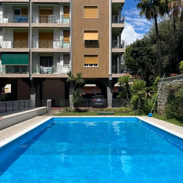 affascinante bilocale con piscina, hotel in Bordighera