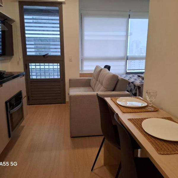 Studio mobiliado próximo ao metrô Fradique Coutinho