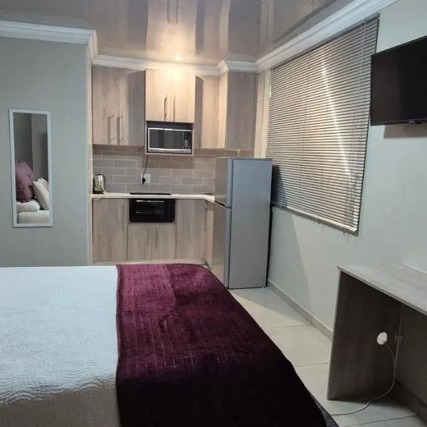 Ekuhlaleni - A home away from home R8: Pretoria şehrinde bir otel