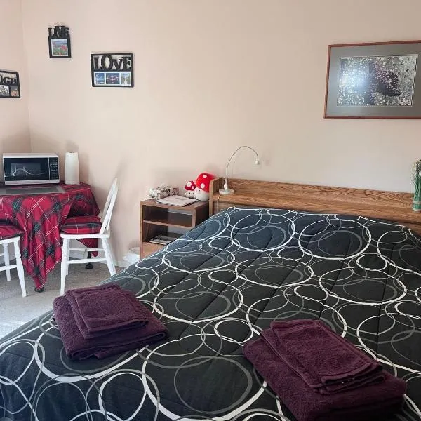 Serenity Bed and Breakfast, hotel v destinaci Comox