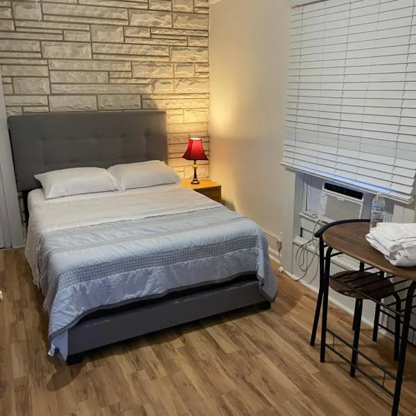 Private Room #1 on Taylor, hotel in Phoenix