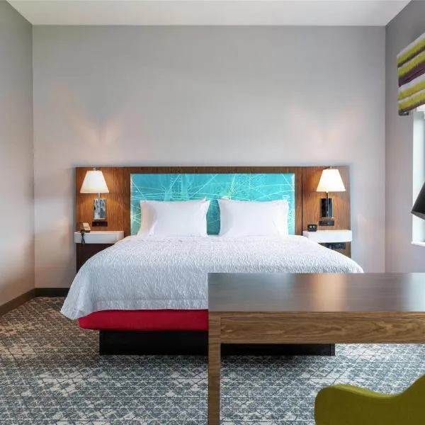 Hampton Inn & Suites Pittsburgh New Stanton PA, hotel in New Stanton