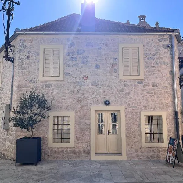 Tri Srca 1 - De Luxe 1, hotel a Trebinje