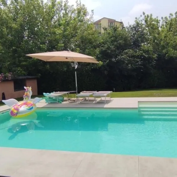 Casa di Sissy con Piscina Privata - Zona Villa Igea, hotel v destinaci Acqui Terme