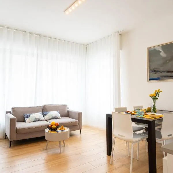 Trilocale Piazza DRAGO - Adria Holiday Jesolo - FAMILY APARTMENT、リド・ディ・イエゾロのホテル