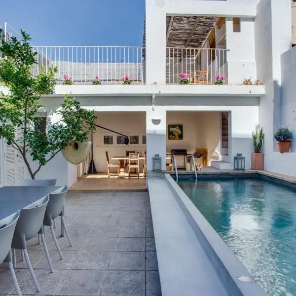 Ca Sa Padrina d`Arta-Turiso de interior, viešbutis mieste Arta