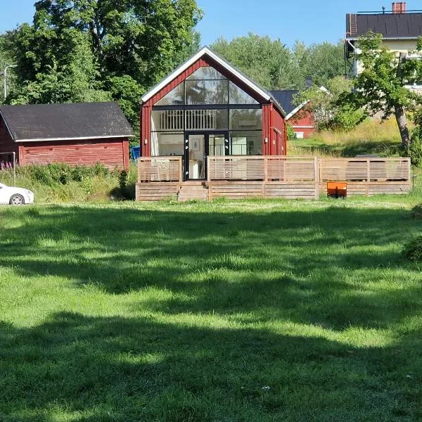 Luxury Cottage and Sauna Space, hotel em Lovisa