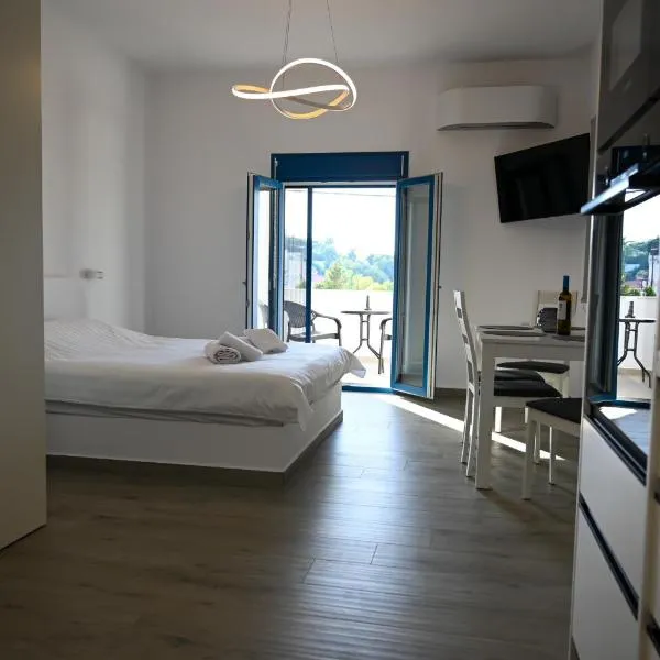 Castle & Sea, Platanos Retreat, hotel in Agia Marina