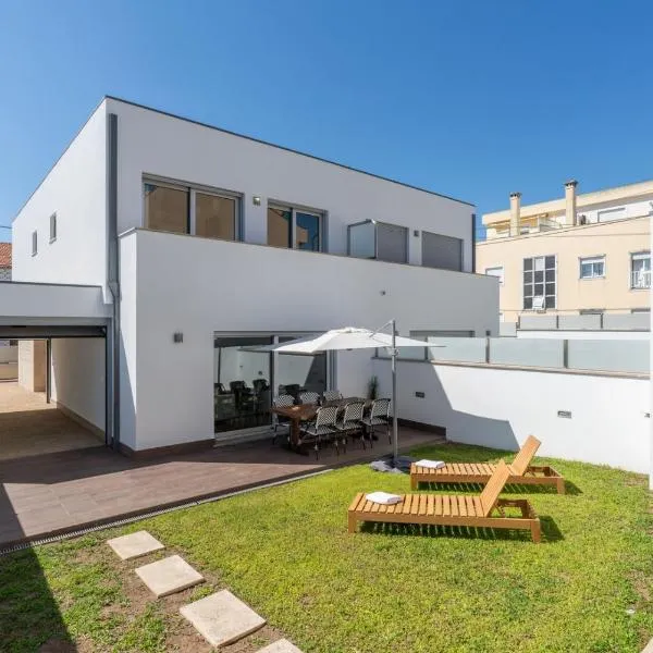 Stylish Home w/ Garage & Terrace by HostWise, Hotel in Senhora da Hora