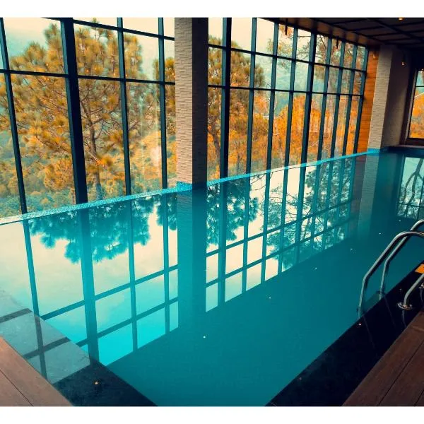 Jungle Lodge Resort, hotel in Kasauli