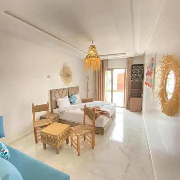 KAZA Moon Hostel, hotel in Imsouane