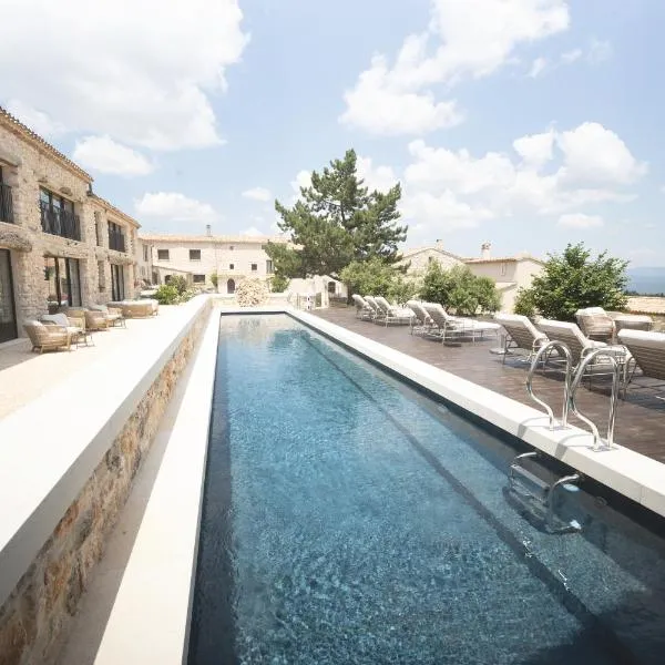 Domaine Château du Bois Provence, hotel em Lagarde-dʼApt