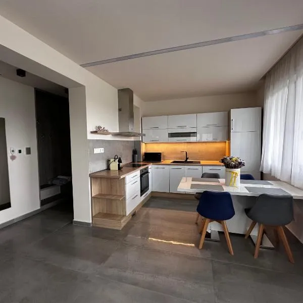 Gamma Apartmanok és Jakuzzi, hotel in Miskolctapolca