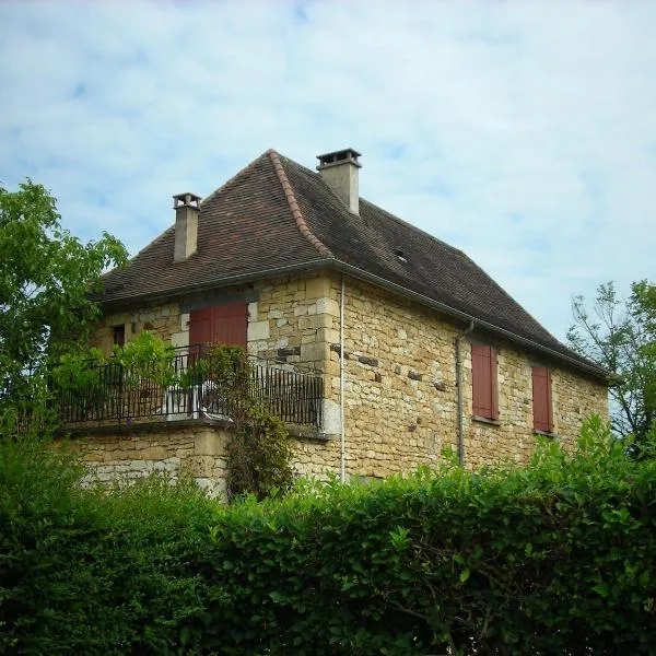 Hôtel Chastrusse, hotel v destinaci Nadaillac-de-Rouge