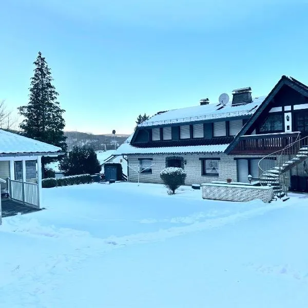 Villa Eifelblick Loft-Apartment, hotel v destinaci Heimbach