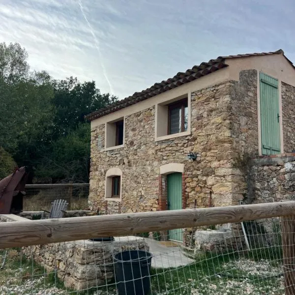 Petite Maison à la Ferme, hotel in Bagnols-en-Forêt