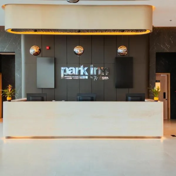 Park Inn by Radisson Muscat, hotel in Muscat