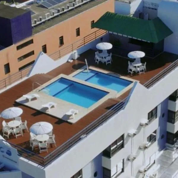 Flat completo 50m da Praia de Tambaú com vista Mar no Terraço e Piscina, hotel in João Pessoa