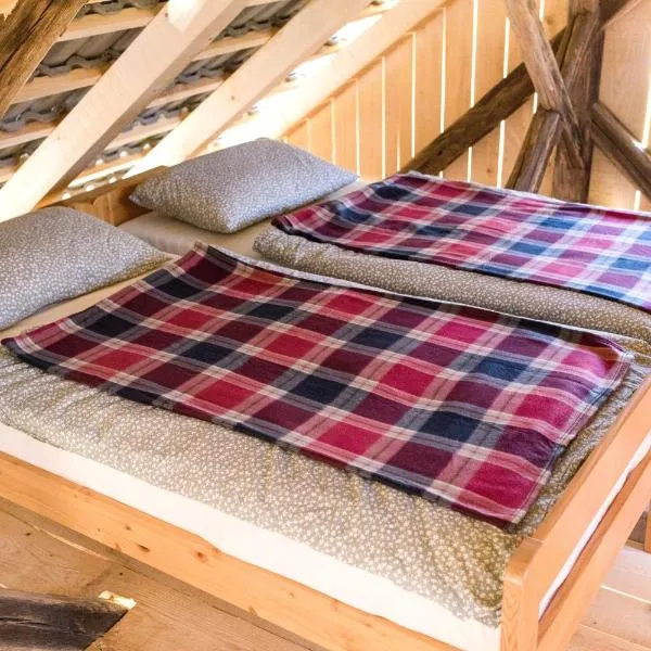 Glamping - Hayrack Vesel, hotel u Trebnju