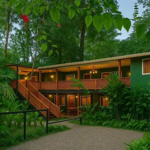 Hotel Boutique The Green Jungle House, hotel di Puerto Viejo