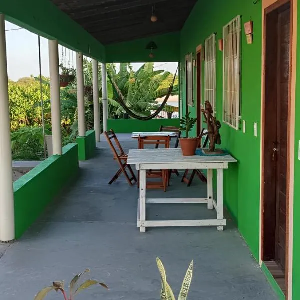 Chalé Rota dos Guarás, hotel in Santo Amaro