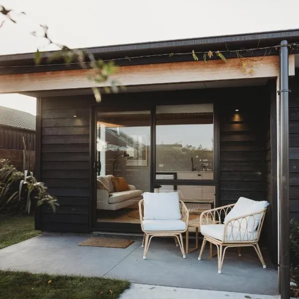 Cosy cabin - Lake Hawea, hotel in Lake Hawea