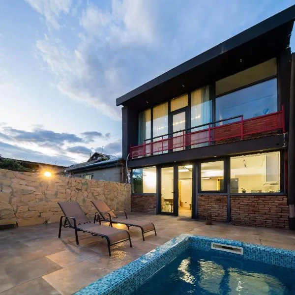 Niabi Villa with pool, hotel v destinaci Tbilisi City