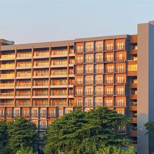 Oak Tree Emerald Hotel & Coventions Semarang, hotel v destinaci Semarang