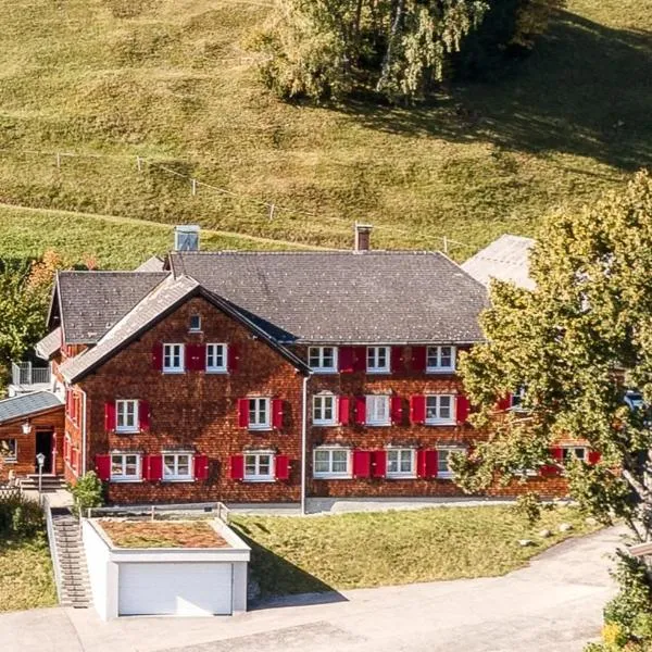 Berghaus Tschengla by A-Appartments, hotel v destinaci Bürserberg