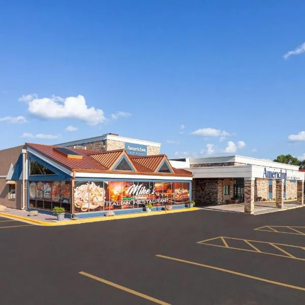 AmericInn & Suites by Wyndham Baraboo Event Center, hotel in Baraboo