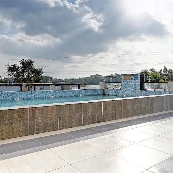 Palette - Hotel Saket Greens, hotel in Bhopal