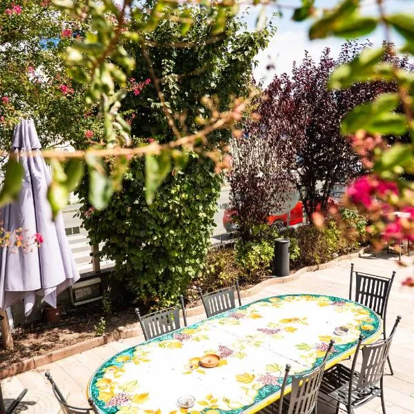 Hotel Elys, hotel a Pieve Emanuele